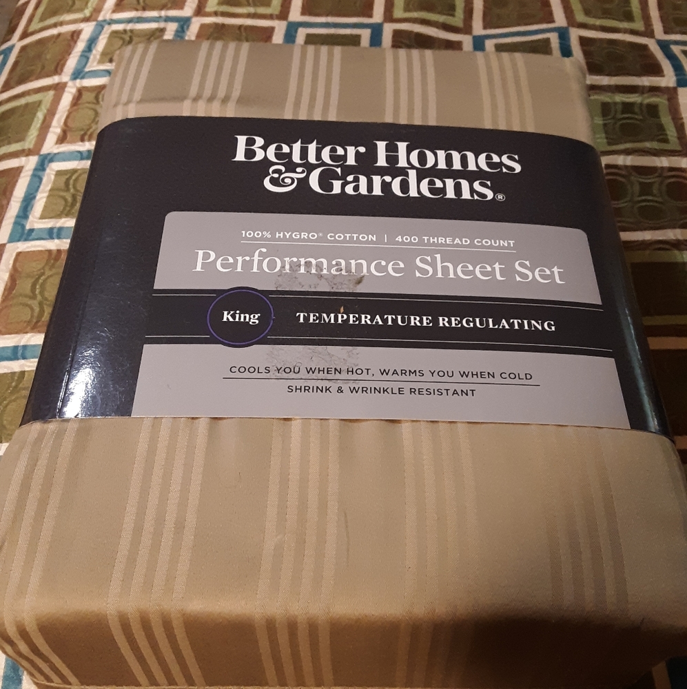 Better home and Garden King size sheet set
